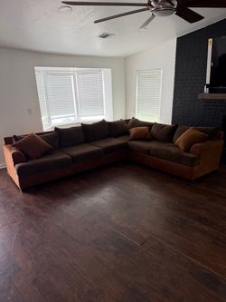 Sectional (Almost New)