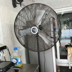 Lasko 30” Fan With Wheels for Sale in Pembroke Pines, FL - OfferUp