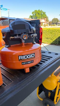 Ridgid 6 Gallon Pancake Air Compressor 150 PSI Nailing Roofing Tire Inflation