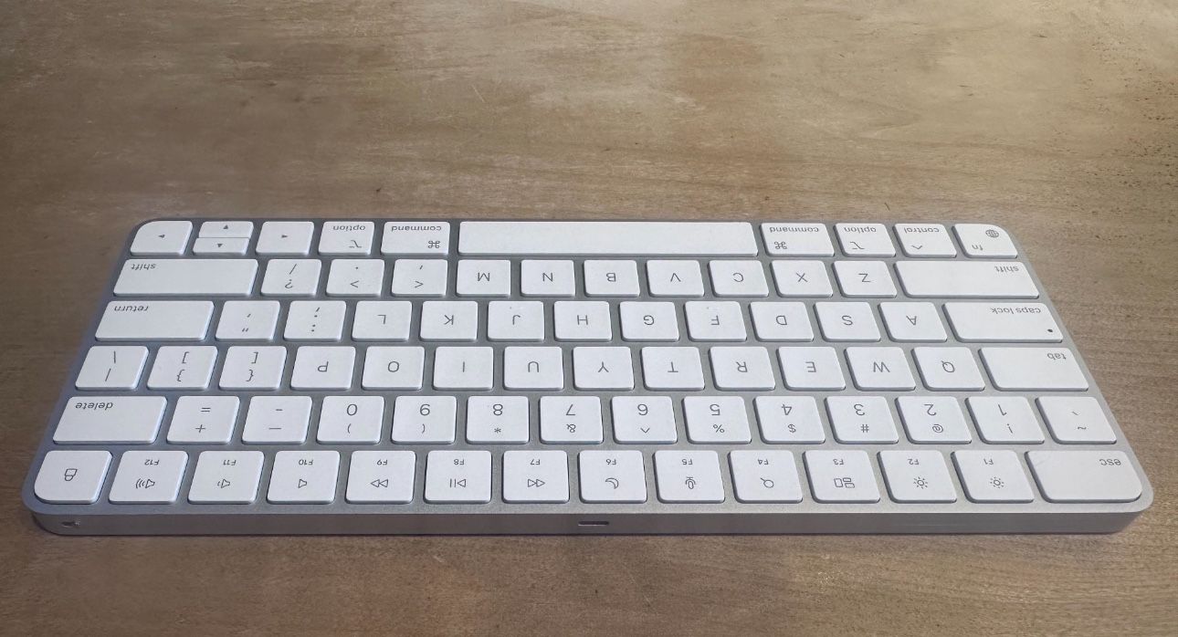 Apple Magic Keyboard 