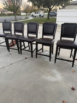Set Of 5 Counter Height Chairs/Stools