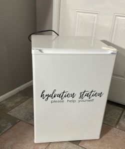 Mini fridge