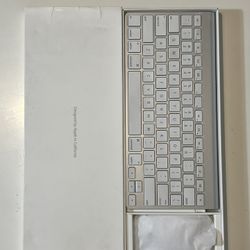 Apple Magic Keyboard 1