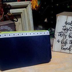 Estee Lauder Navy and White Zipper Pouch