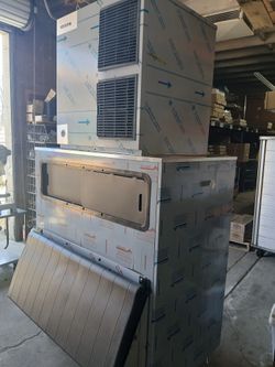 Hoshizaki Ice Maker and Storage Bin 