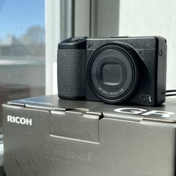 Ricoh GR IIIx Digital Camera (40mm)