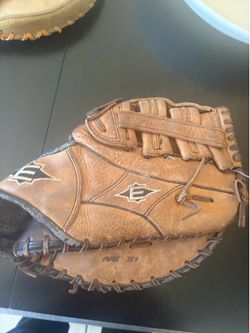 Easton Natural Elite Series: NE31 First Base Mitt USED LEFTY