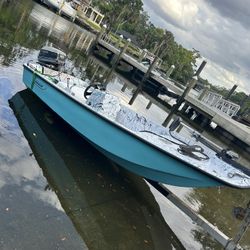 13’ Side Console Boston Whaler
