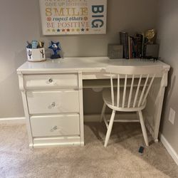 Girls Desk With Chair