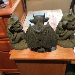 Gargoyle statues