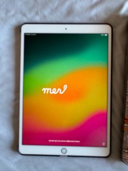 2017 Apple iPad Pro 10.5" 256gb Rose Gold - Excellent Condition