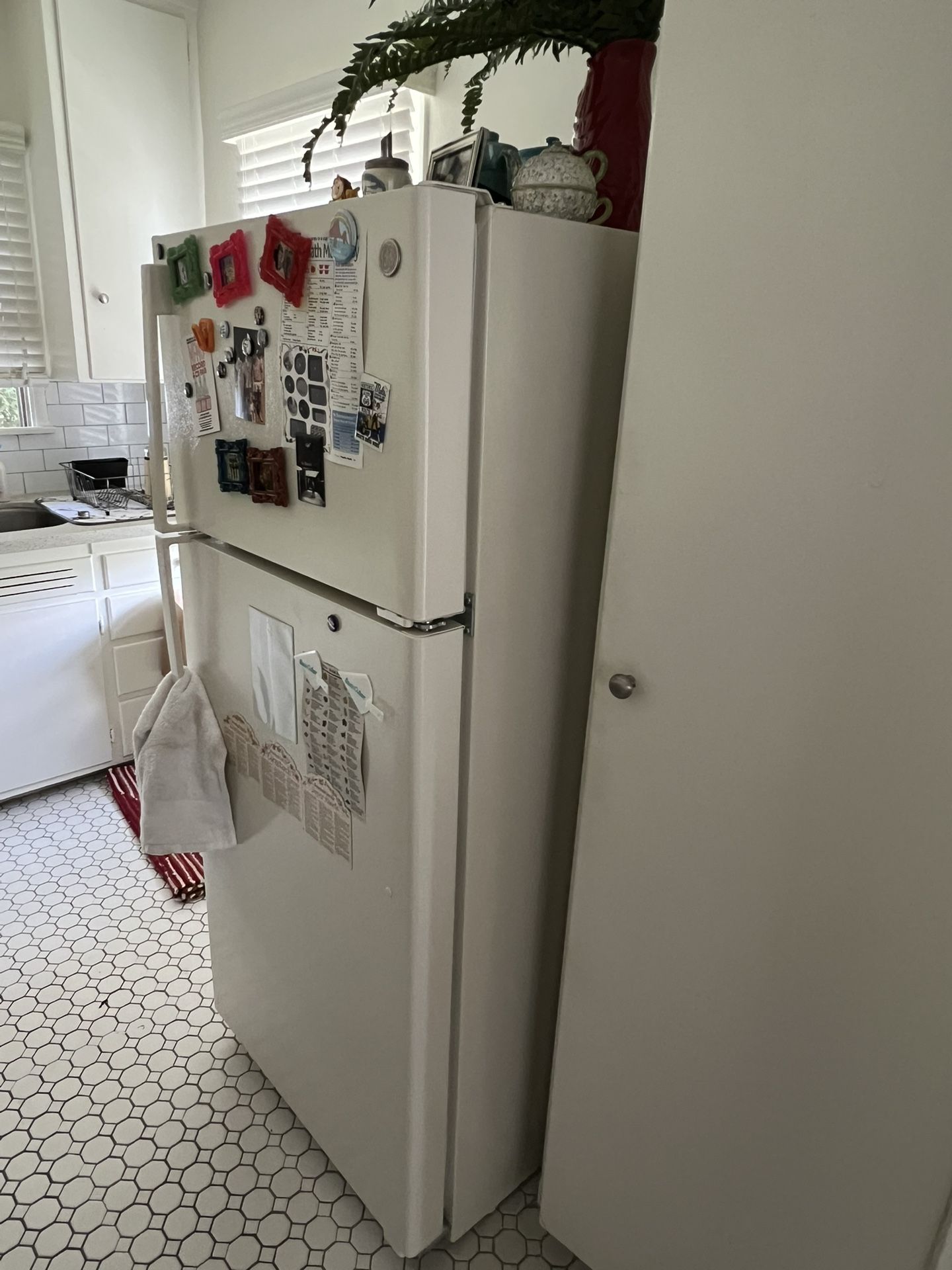 GE 16.6 cu. ft. Top Freezer Refrigerator in Bisque ($500 OBO)