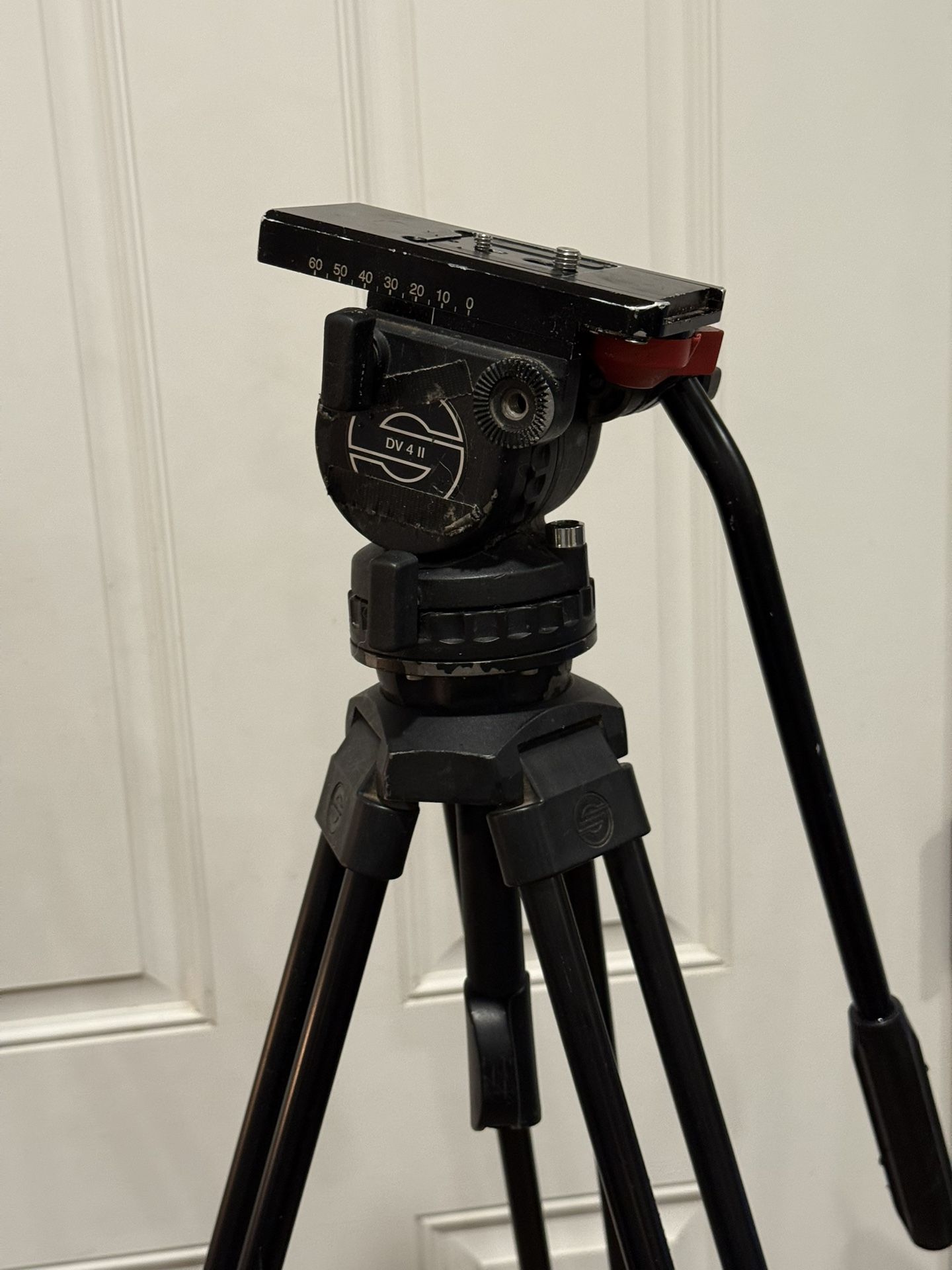 Satchler DV 4 ii Professional Fluid Head Tripod