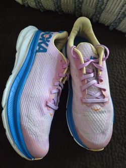 Hoka Clifton 9 Women's Size 5 Shoes 