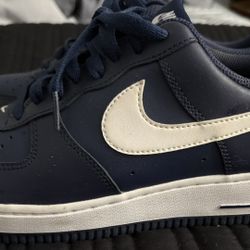 Nike Air 1 Low Cut - Midnight Blue  - Size 8 - SN 488298-436 OPEN TO OFFERS OR BEST OFFER 