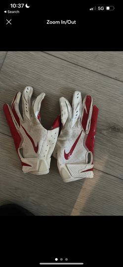 Mater Dei Football Gloves Size Medium