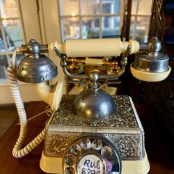 RadioShack “French Continental” Decorative Rotary Telephone