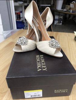 Badgley Mischka wedding shoes 8.5 Ivory