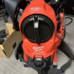 Milwaukee M18 Backpack Vacuum New