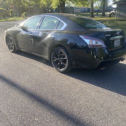 Nissian maxima 