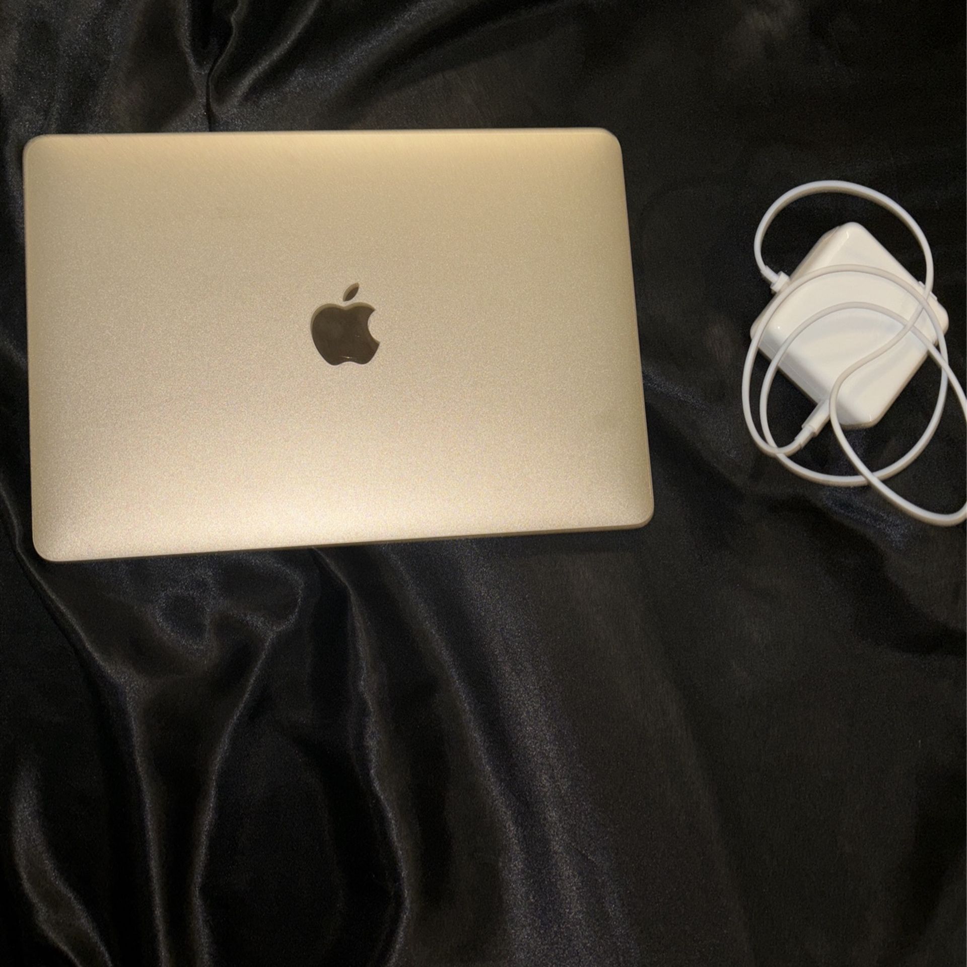 MacBook