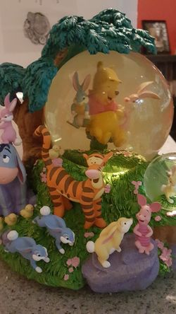 Winnie the Pooh snow globe