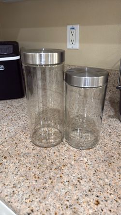 Storage containers