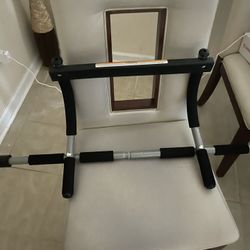 Pull Up Bar