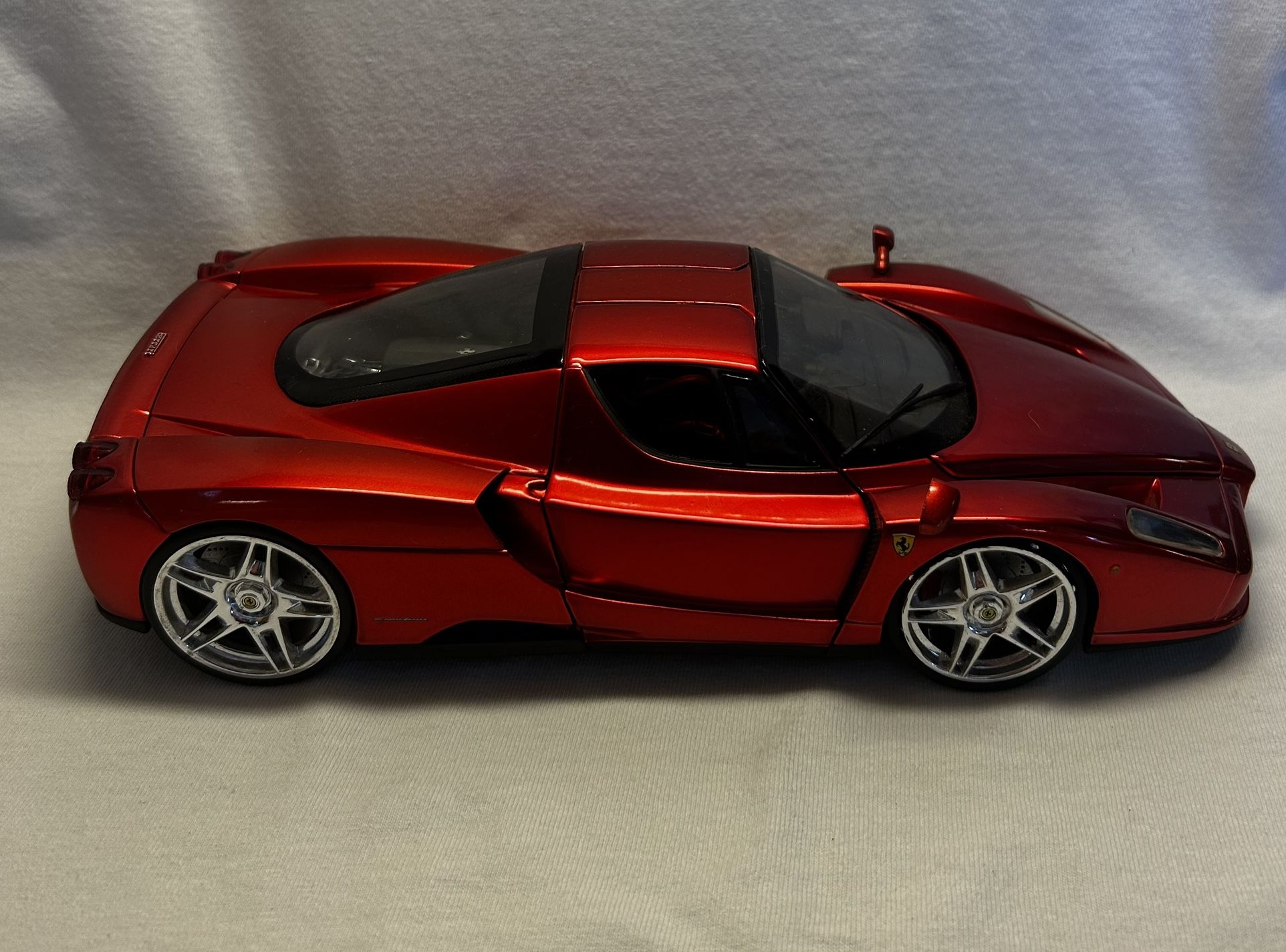 2002 Mattel Enzo Ferrari Diecast Model 1:18