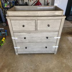 Baby Dresser/changing Table 
