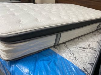Twin Hybrid Euro Pillow Top Mattress with cooling gel 10” NEW in Box! Floor model available to preview. Not rebuilt! $150