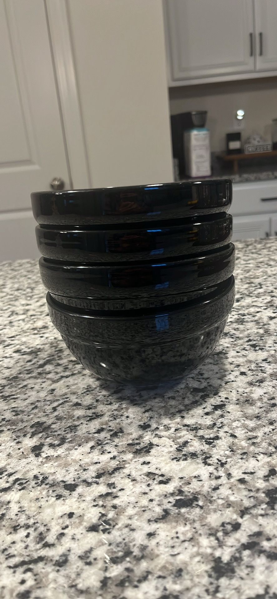 4 black bowls