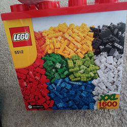 Lego XXL Box 5512 Creator Minifigure Building Set 1600 Pcs Bulk Special Edition, open box but bags are Sealed From Factory

Year released 2010
Perfect