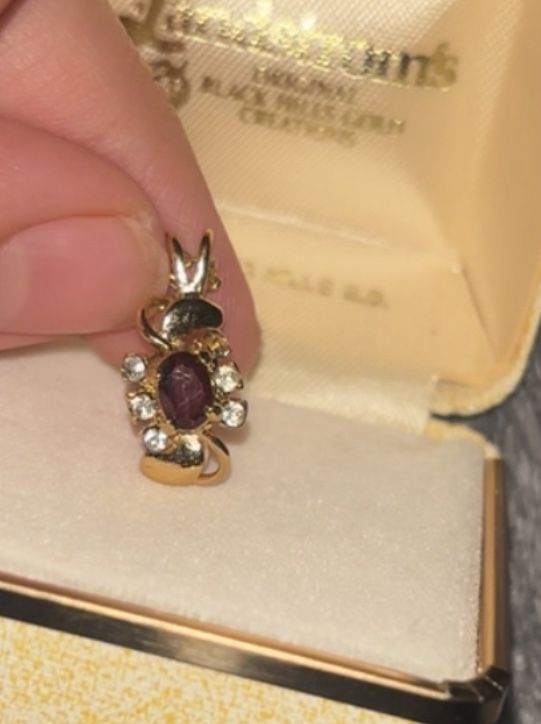 Gold Red Diamond Necklace