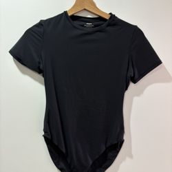 skims t-shirt bodysuit