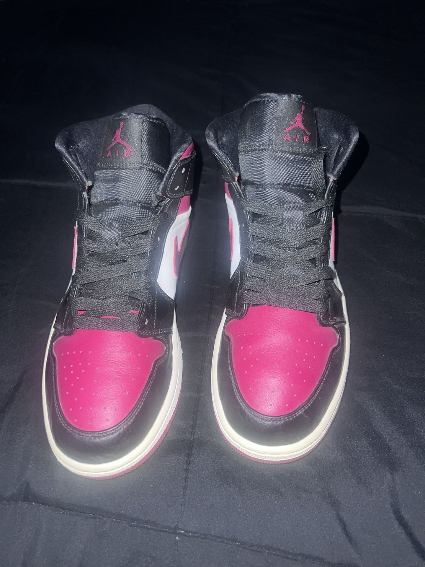 Jordan 1 Mids