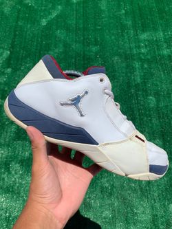 JORDAN JUMPMAN “WHITE / OBSIDIAN” (Size 11, Men’s)