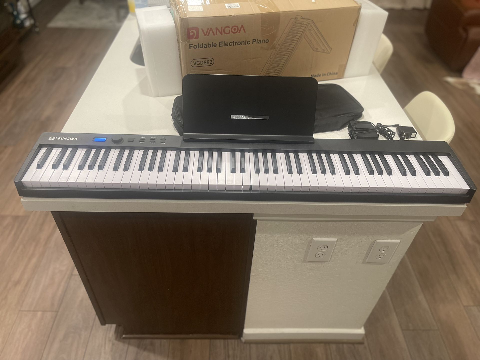 Vangoa Folding Piano Keyboard 88 Key Full Size Semi-Weighted Bluetooth Bag Kit (New)
