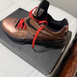 KD christmas size 11