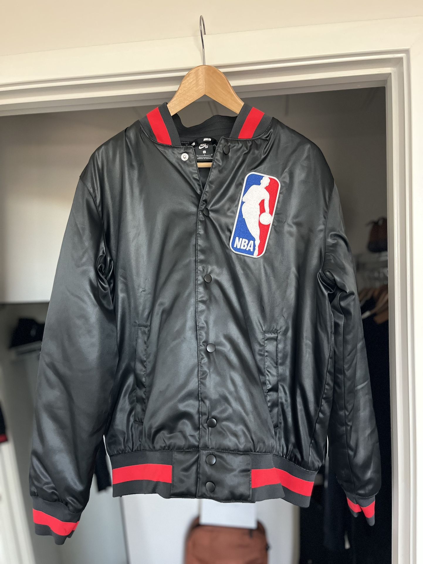 Nike SB NBA Satin Black Red Bomber Jacket LARGE