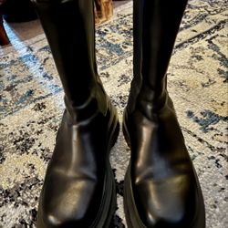 Bottega Veneta Leather Chelsea Boots