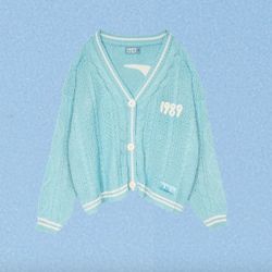 Taylor Swift 1989 TV Taylor's Version CARDIGAN Blue Size M/L in hand