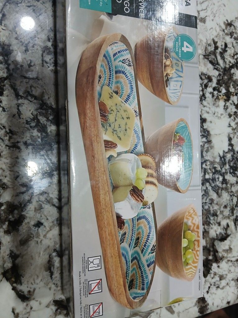 Mangowood Serving Set