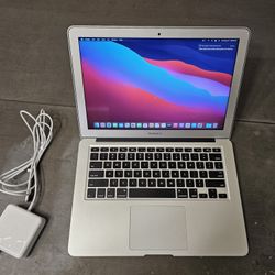 MacBook Apple Laptop Computer Air 13 Silver Intel i5 with Mouse and Power Supply