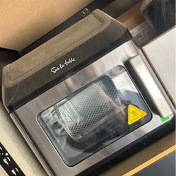 2 brand new air fryers 