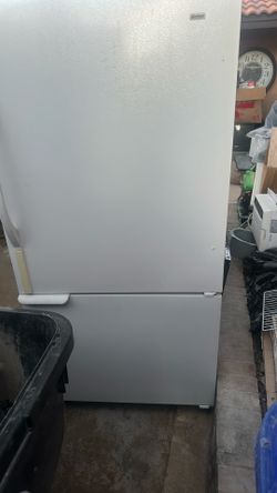 Refrigerator $200