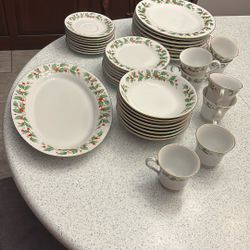 Christmas Festive Dinnerware