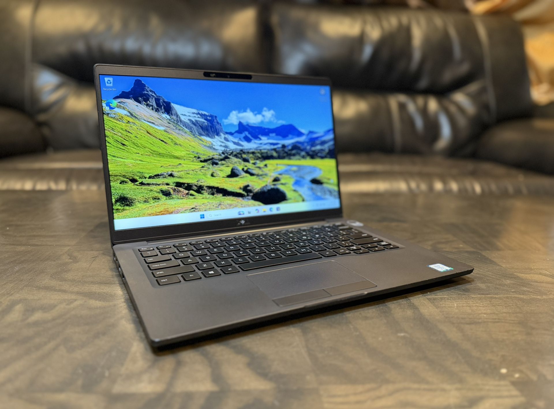 DELL Latitude 7400 Core i7 8th gen. 16GB RAM 512GB SSD Full HD 1080p Windows 11 laptop computer