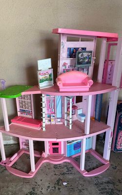 Barbie dream house
