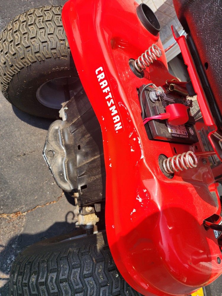 Craftsman T110 riding lawn mower, please read description.